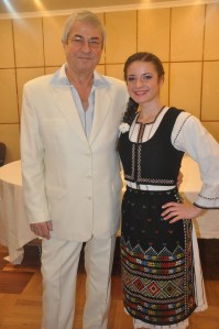 Cu maestrul dirijor Petre Neamțu Stela Botez cu Petre Neamțu în culise